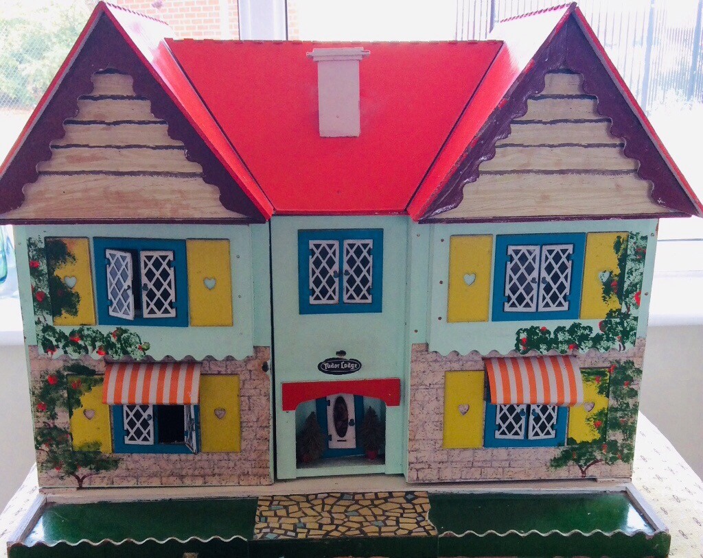 gee bee dolls house